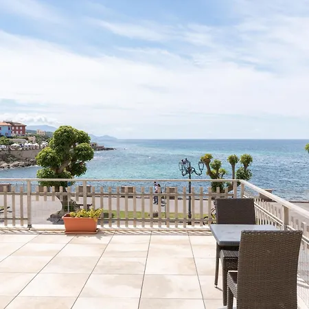 Ciutat Vista Mare Sui Bastioni Di *