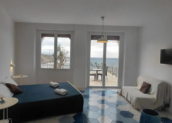Ciutat Vista Mare Sui Bastioni Di Appartamento *